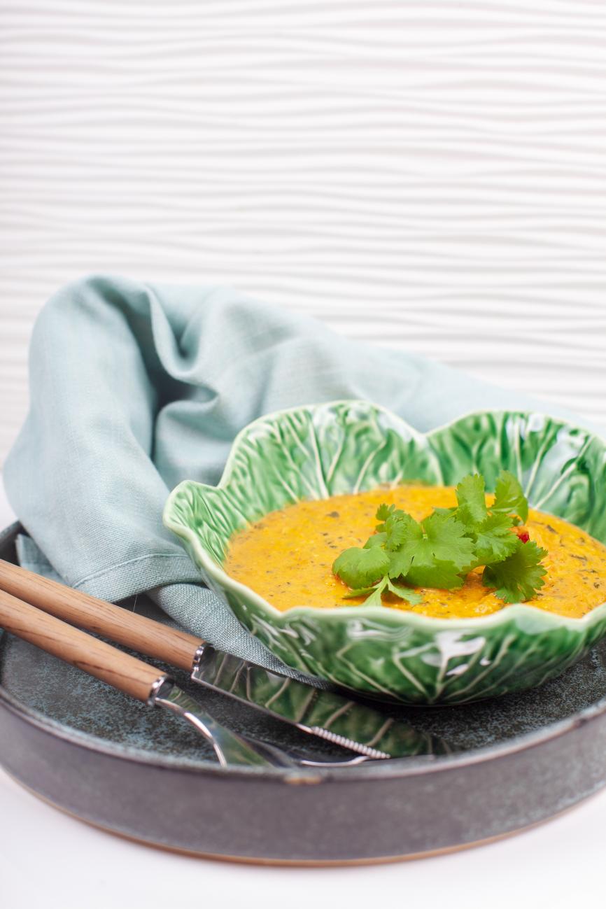 Curry med morötter, spenat och tomat